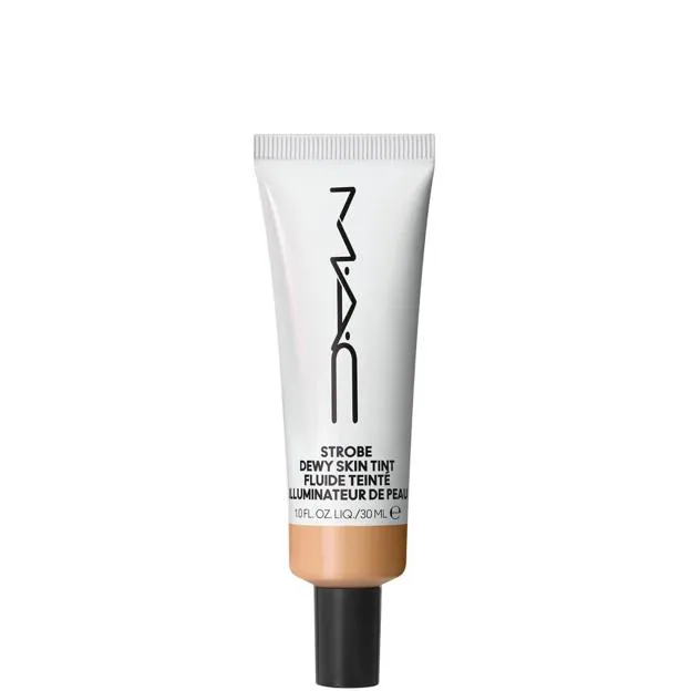 Strobe Dewy Skin Tint de MAC. Precio: 44 euros