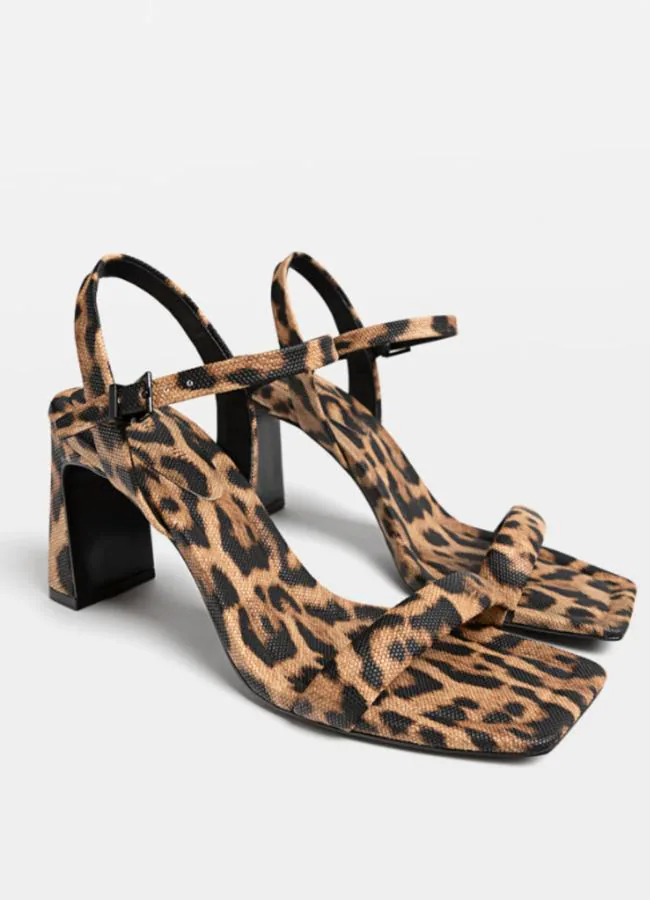 ¿Cómo lucir tus sandalias 'animal print' este verano?