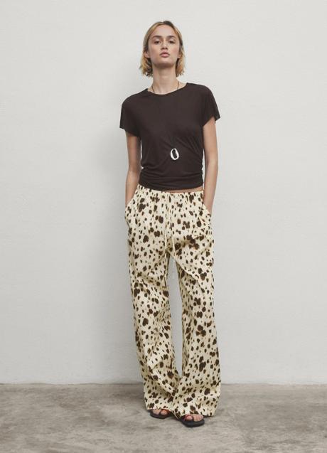 Pantalones estampados de Massimo Dutti (69,95 euros)