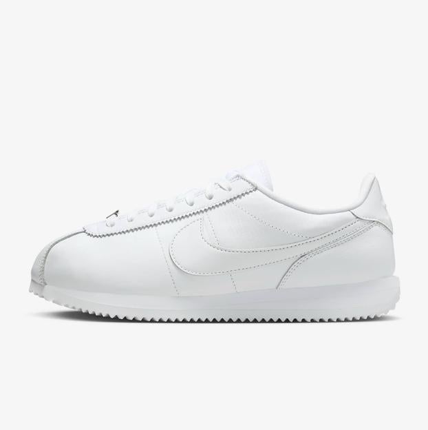 Las zapatillas Nike Cortez de color blanco (109,99 euros9.