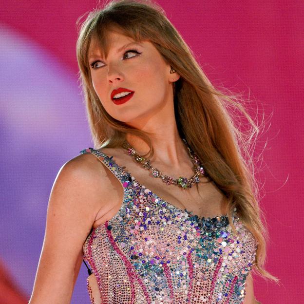 El labial rojo de larga duración de Zara que podría tener Taylor Swift en su neceser