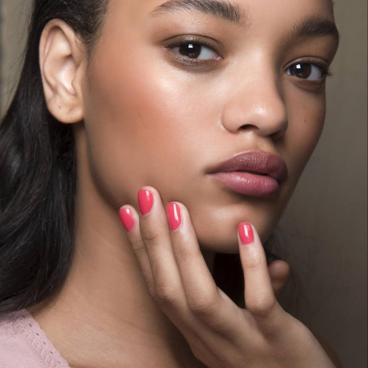 Colores de uñas para morena que mejor sientan en verano | Mujer Hoy