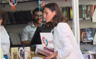 Sabemos qué libros va buscar la reina Letizia en la Feria del Libro: novela contemporánea, poesía laureada y autores afines