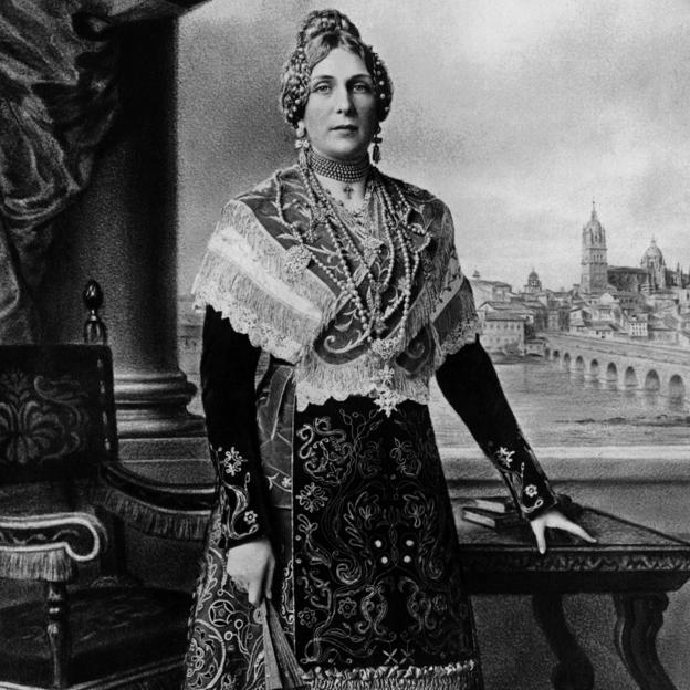 Cómo influyó la reina Victoria Eugenia en la corte española de los Borbones: joyas, modernidad y peleas con su suegra