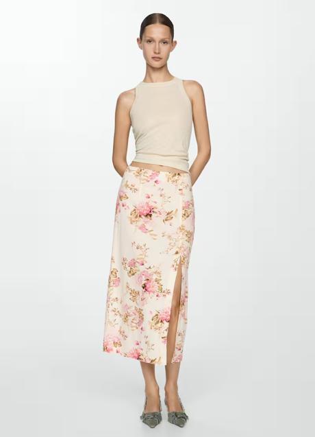 Falda con estampado de flores de Mango (25,99 euros)