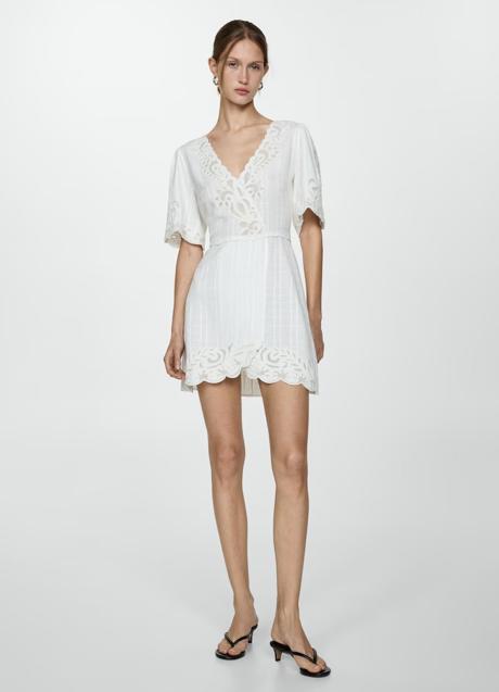 Vestido blanco de Mango (79,99 euros)