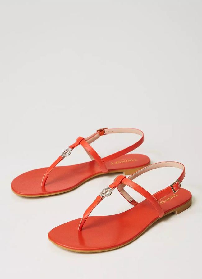 Sandalias naranjas de Twinset, 164 euros.