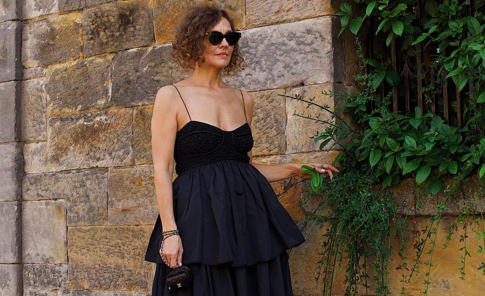 Cómo combinar las maxi faldas a los 50 para conseguir looks sencillos y elegantes este verano