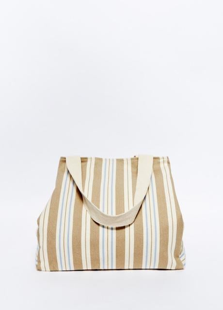 Bolso de rayas de Sfera (19,99 euros)