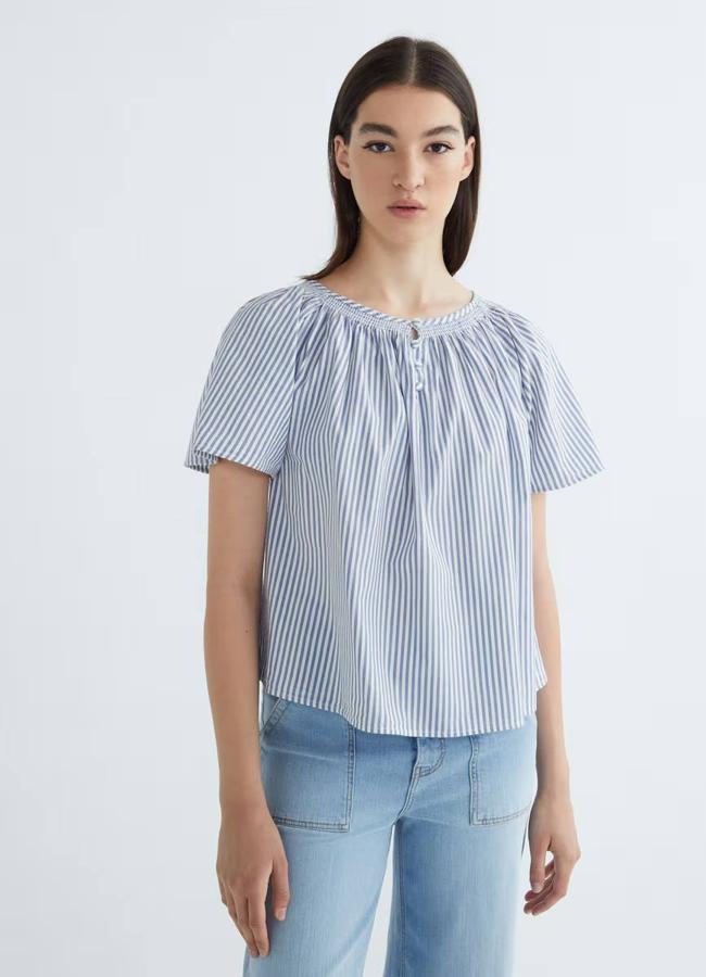 Blusa de manga corta con rayas