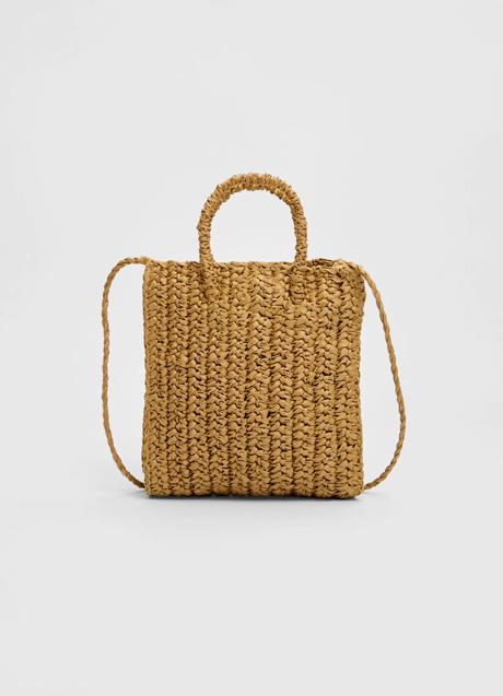 Bolso de rafia de Stradivarius de Zara (17,99 euros)