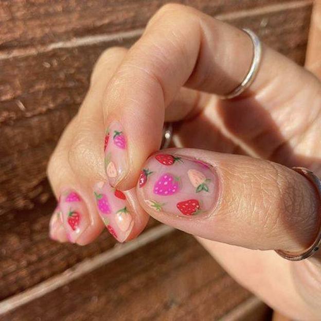 10 ideas de uñas fruity para llevar la manicura más divertida y favorecedora del verano