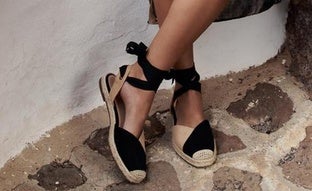 Este es el par de zapatos que no te quitarás el resto del verano (y no son unas sandalias)