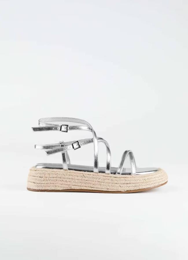 Sandalias con plataforma plana en plata