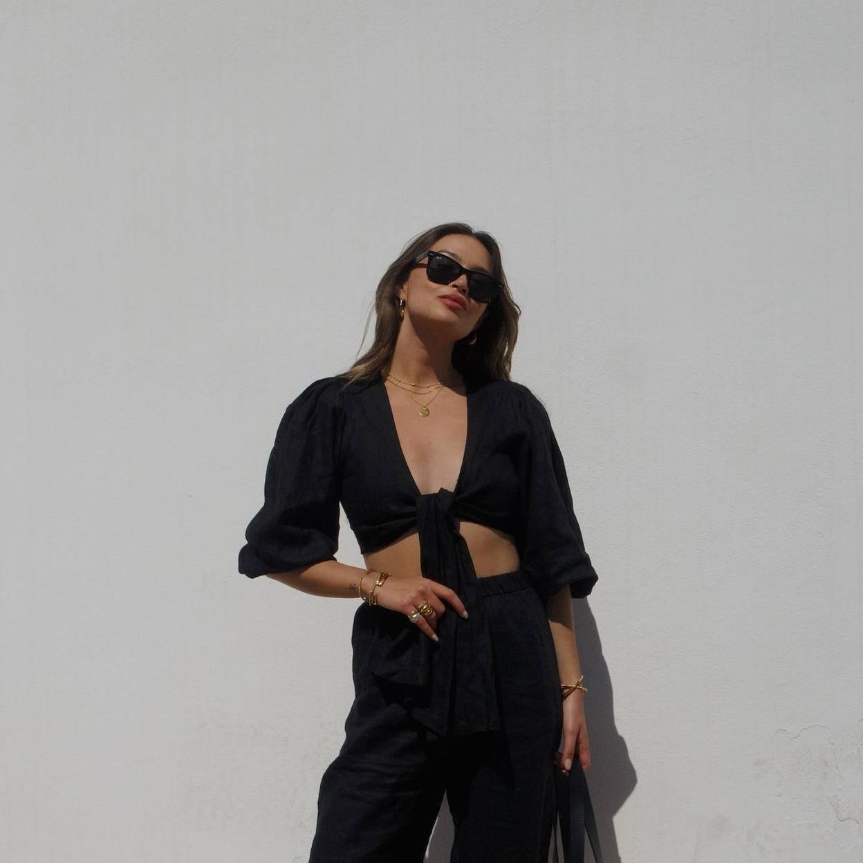 Influencer con camisa con nudo/@VANESSAROSEBLAIR