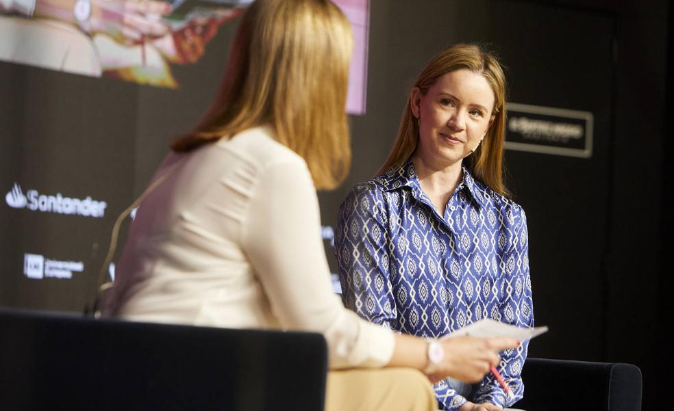 Verity Harding, experta en IA de Cambridge: «No habrá una criatura consciente a partir de la IA. Es sofware, es hardware: no es vida»