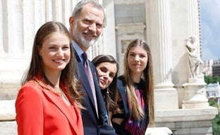 La primera foto de Letizia en su cuenta oficial de Instagram: los reyes se estrenan con un selfie en el balcón