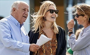 Cónclave Inditex: Amancio y Marta Ortega reúnen a sus amigos para su cita favorita del verano