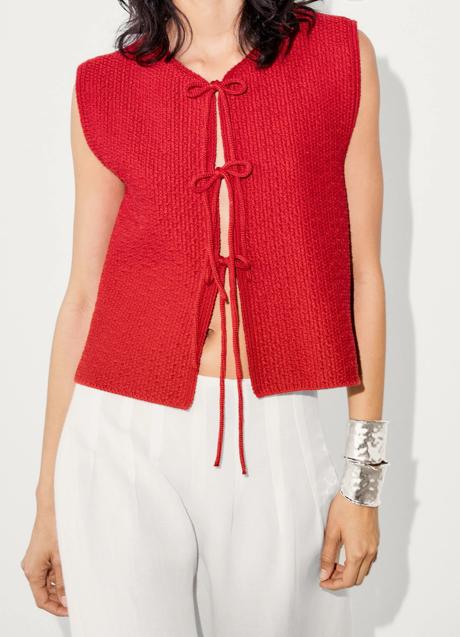 Chaleco rojo de Massimo Dutti (69,95 euros)