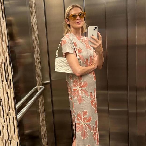 El vestido made in Spain que obsesiona a Kelly Rutherford esta temporada