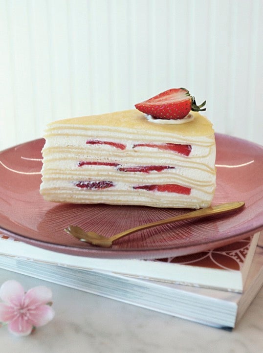 El recetario de pastelería francesa y japonesa en el que Noelia Tomoshige desvela los secretos de sus codiciadas elaboraciones