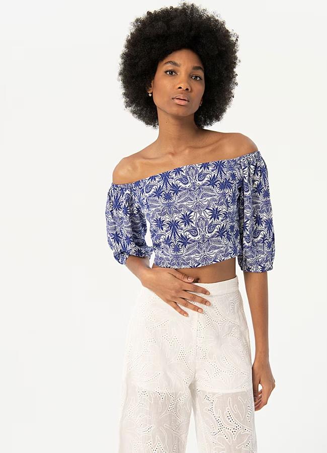 Blusa off the shoulder estampada de Surkana.