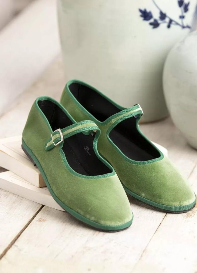 Venecianas en verde Sage de Chantelle (115 euros).