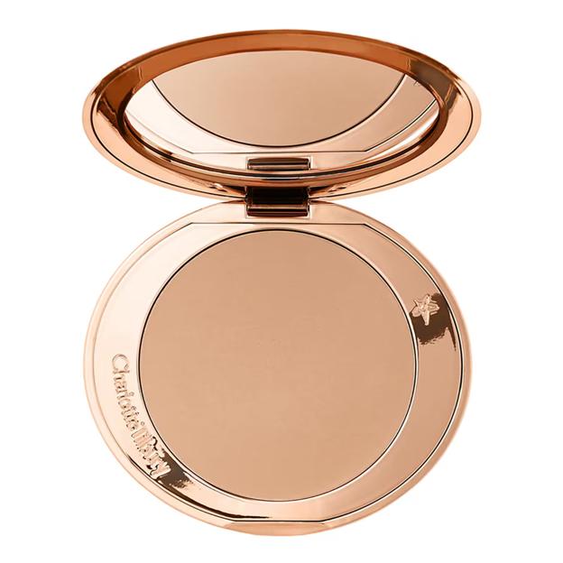 Polvos bronceadores Airbrush Bronzer de Charlotte Tilbury.