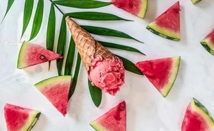 Esta receta casera de helado de sandía saludable y refrescante que se ha hecho viral en TikTok está salvando mi verano