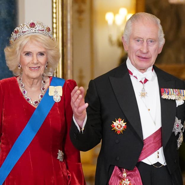 El rey Carlos y la reina Camilla, en una imagen de su encuentro con los emperadores Naruhito y Masako de Japón. 