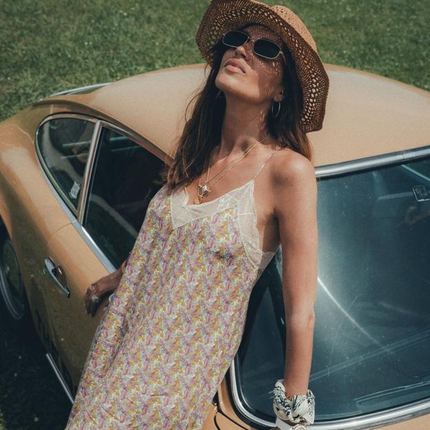 Necesitas el vestido de estilo boho de Sara Carbonero con el que triunfar en las noches de verano