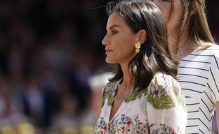 La reina Letizia arrasa con un vestido floral de la firma favorita de las francesas en Zaragoza con Leonor