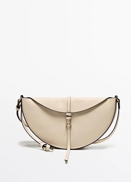 Bolso blanco de Massimo Dutti (99,95 euros)