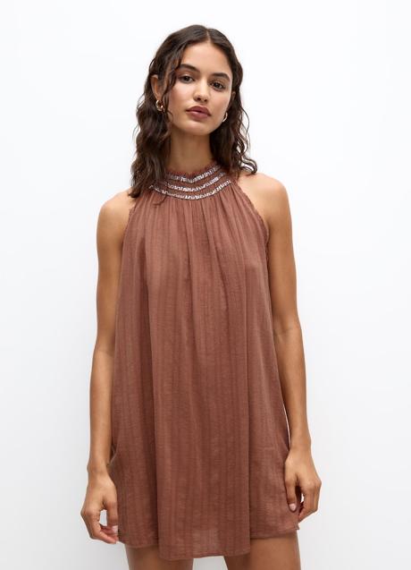 Vestido corto de Pull & Bear (25,99 euros)