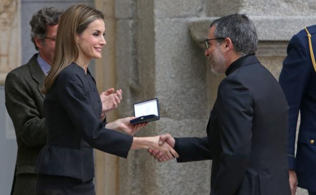 Jaume Plensa y doña Letizia en los Premios Velázquez 2014. 