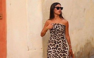 Vestidos de leopardo de las rebajas para llevar la tendencia número uno en el street style