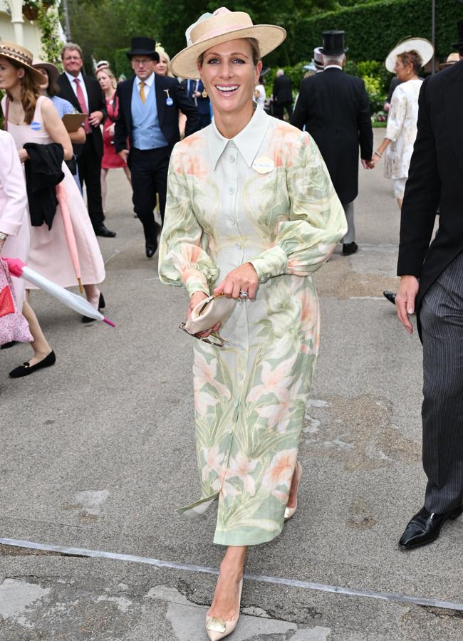 Zara Phillips luciendo un espectacular vestido con estampado floral. / GTRES