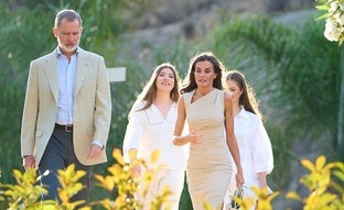 Lo que no se vio de Letizia en los Premios Princesa de Girona: el esfuerzo glam de la reina y la perfecta sincronía de Leonor y Sofía