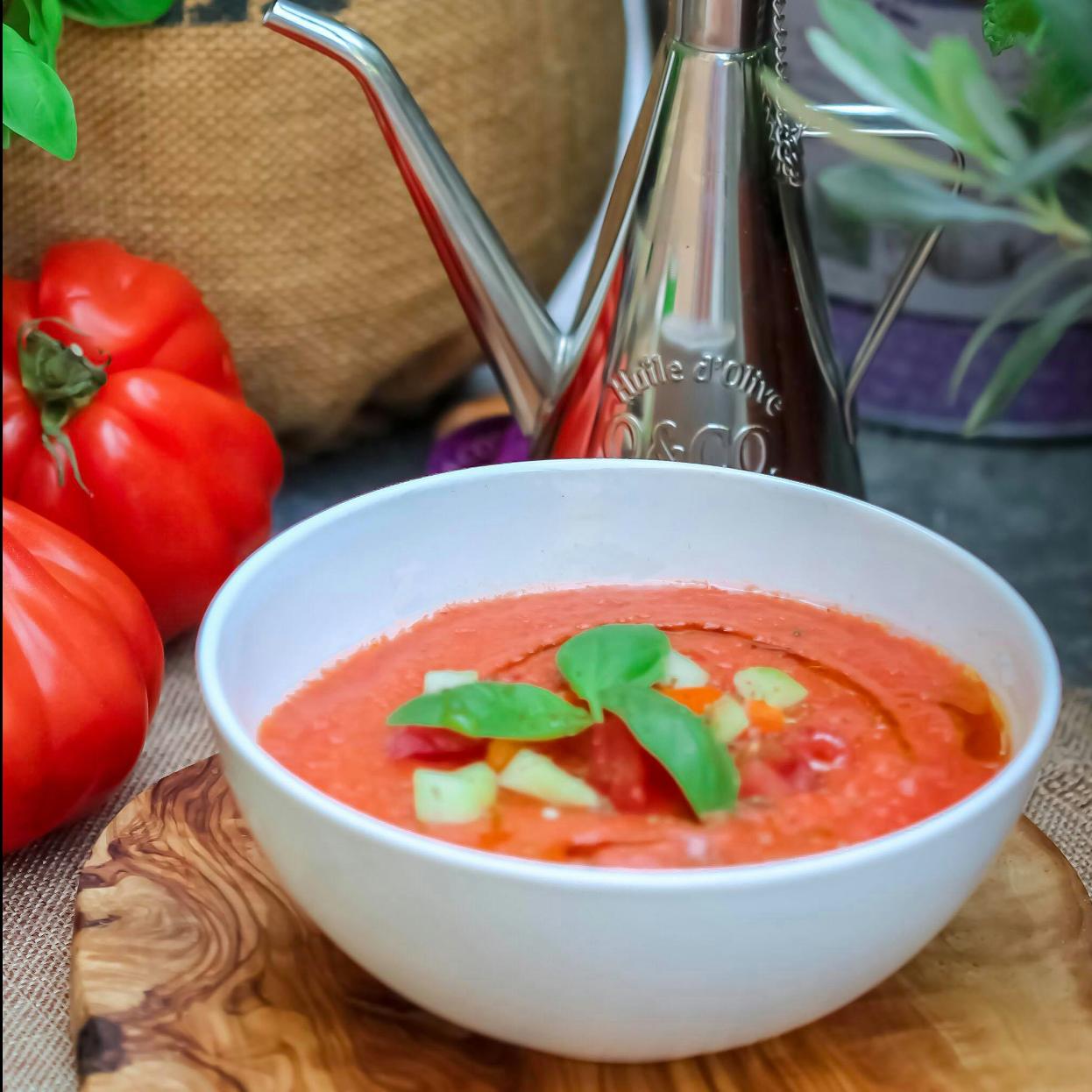 El gazpacho es uno de las preparaciones protagonistas del verano gastronómico en nuestro país./sarah dubler/unsplash