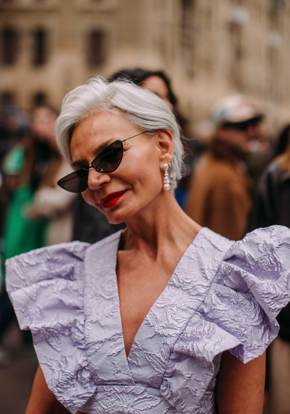 Colorete en rosa, así es el color que usan a diario las mujeres de más de 50