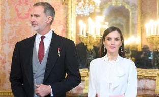 El aumento de sueldo de Letizia y Felipe y lo que cobran los otros reyes europeos: de Mary de Dinamarca a Carlos III