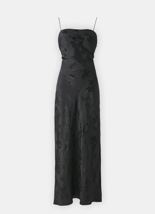 Vestido negro de satén de Abercombie Fitch, 119,95 euros.