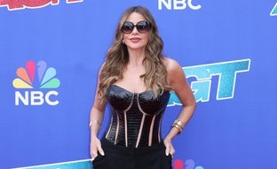 El estilo sexy y empoderado de Sofía Vergara: cómo convertir el escote en centro de todas las miradas