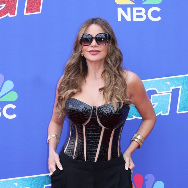 El estilo sexy y empoderado de Sofía Vergara: cómo convertir el escote en centro de todas las miradas