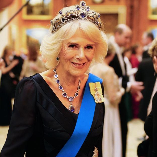La reina Camilla cumple 77 años: la peculiar colección de joyas que la tiene obsesionada (de la que Grace de Mónaco era fan)