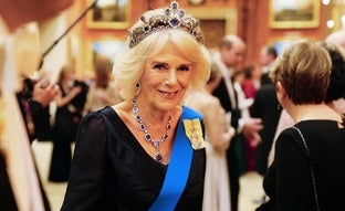 La reina Camilla cumple 77 años: la peculiar colección de joyas que la tiene obsesionada (de la que Grace de Mónaco era fan)