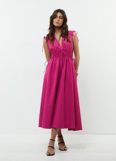 Vestido rosa de Sfera (35,99 euros)