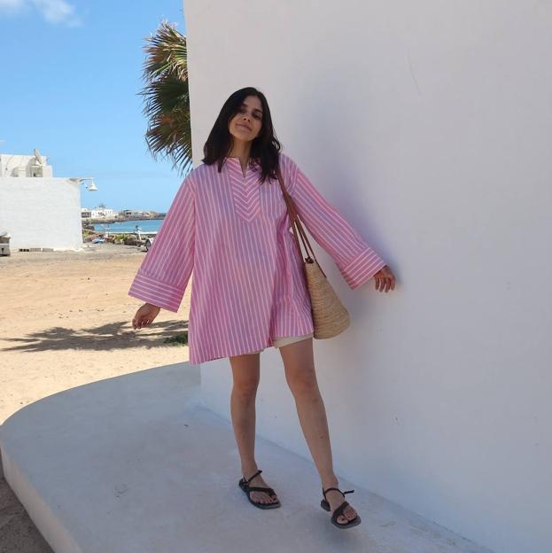 Vestidos camiseros cortos ideales para ir a la playa este verano