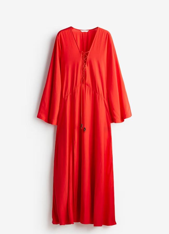 Caftán rojo de H&M, 59,99 euros.