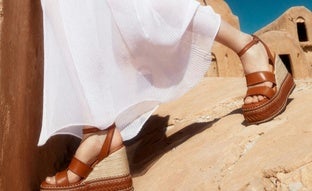 Sandalias con cuña cómodas y elegantes